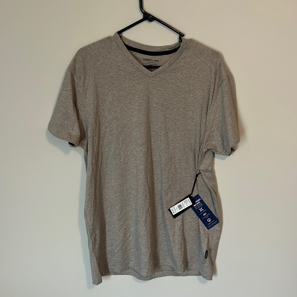 *BRAND NEW* Large Kenneth Cole short sleeved shirt